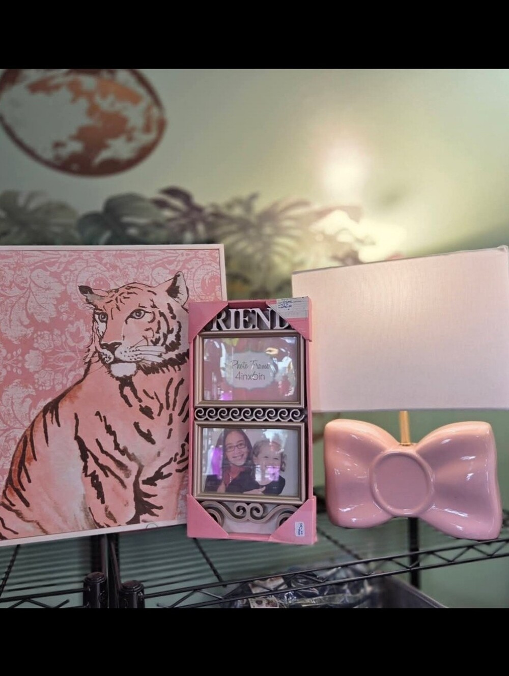3pcs Pink Coquette Room Decor - Pink Tiger Wall Art | Bow Accent Lamp | Friends